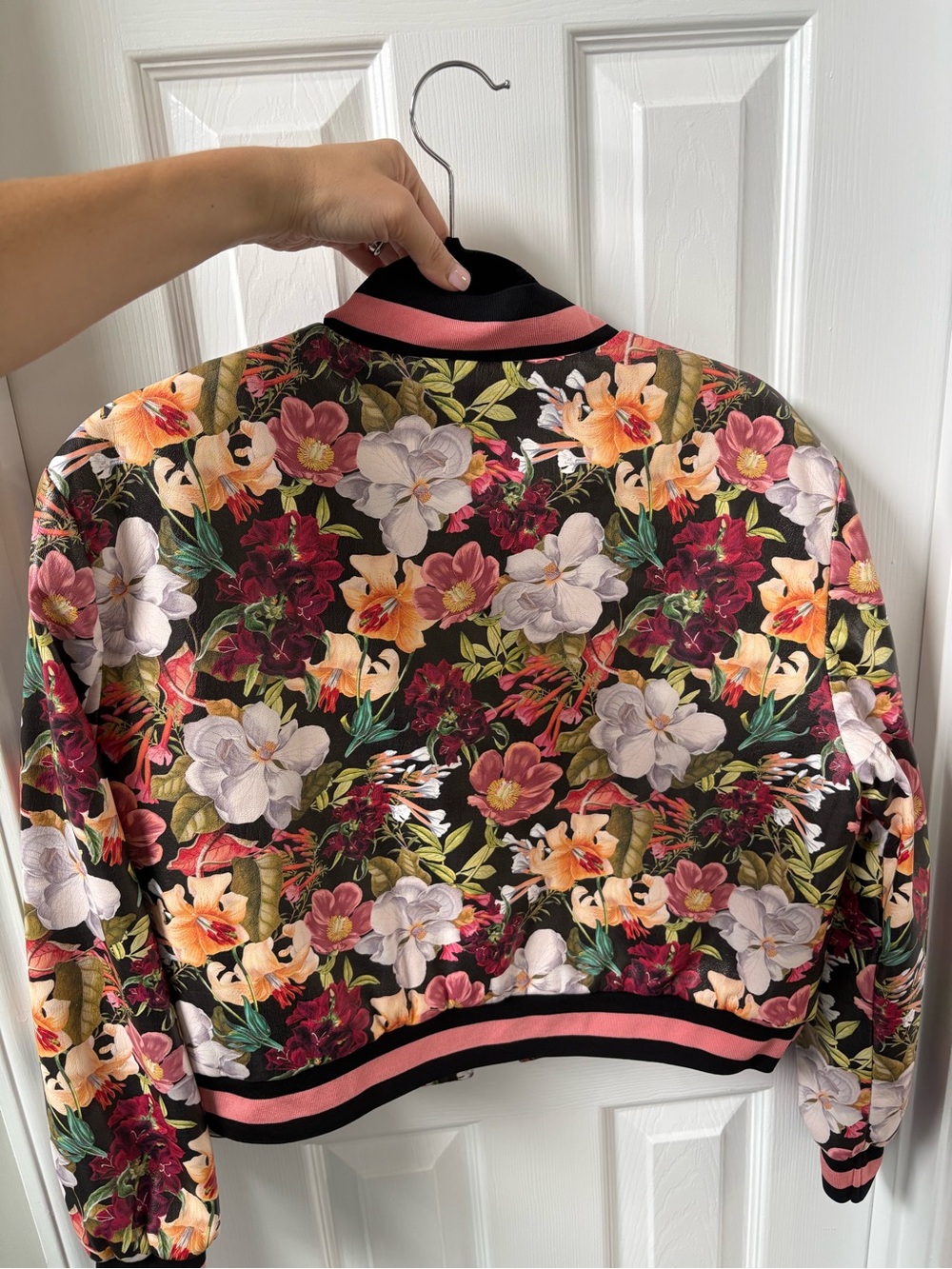 alice + olivia Black Floral Bomber Jacket - Picture 2 of 6